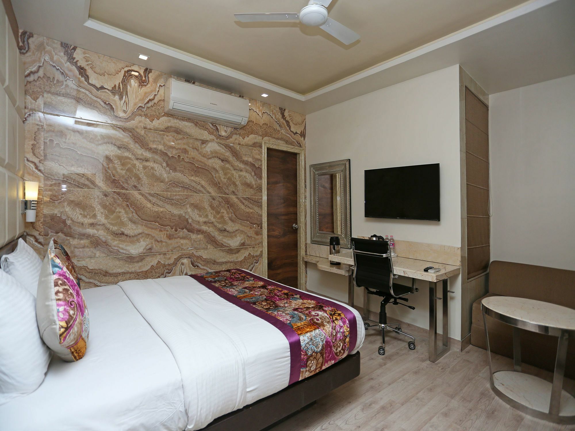 Hotel Deep Kānpur Exterior foto